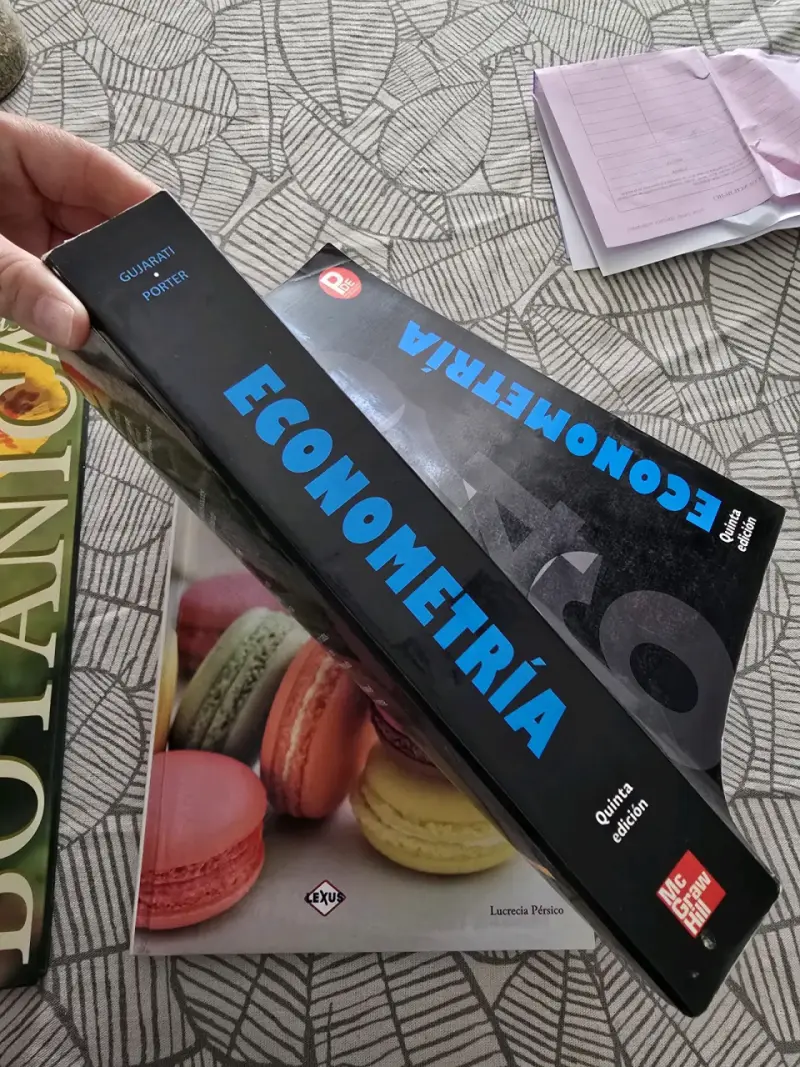 Libro de Econometría 5ta Edición - 1