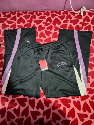 Buzo negro ellesse para mujer - miniatura 1