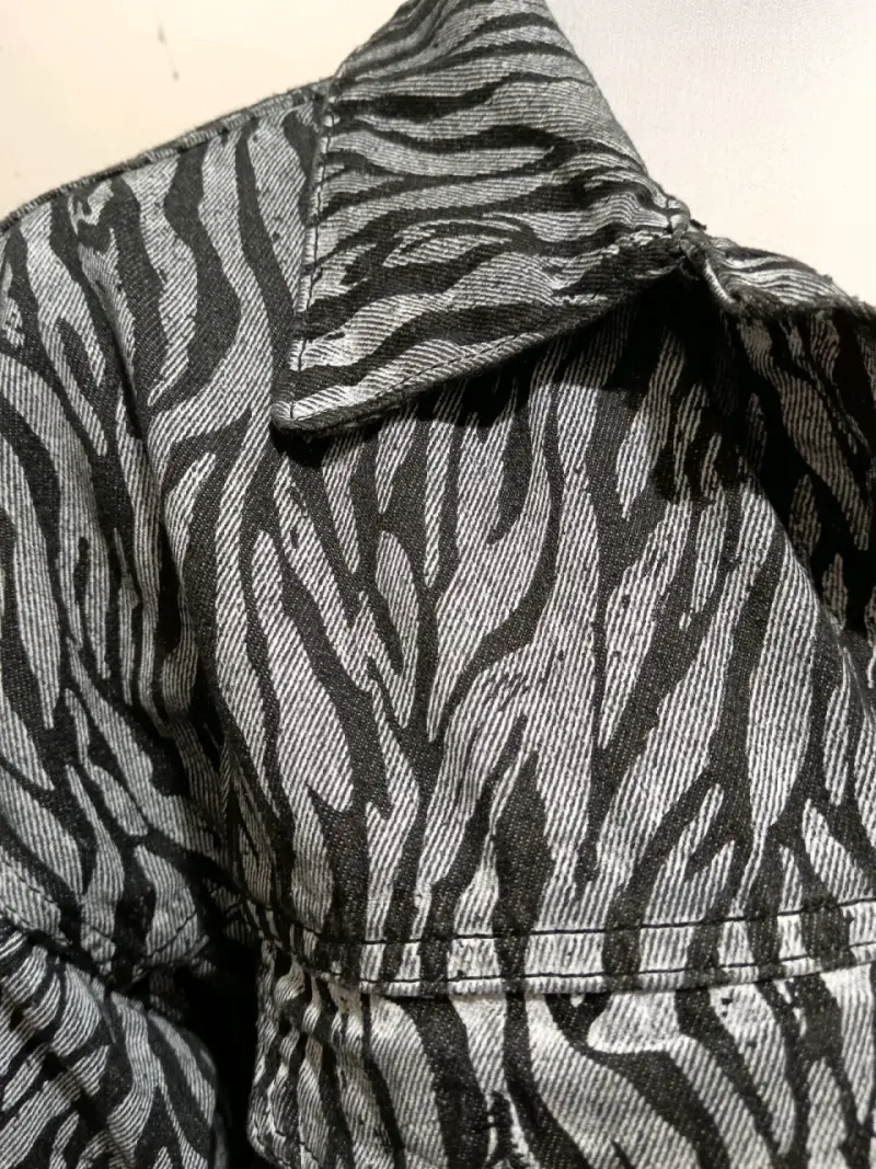 Chaqueta de mezclilla estampada - 6