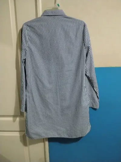 Camisa a rayas con bordados - miniatura 3