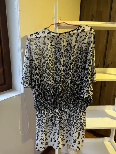 Vestido estampado leopardo blanco y negro - miniatura 3