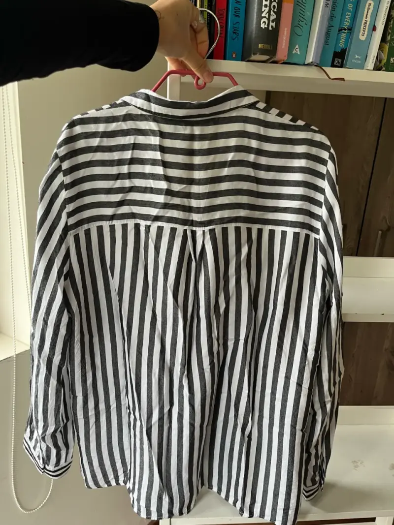 Camisa de rayas blancas y negras - 2