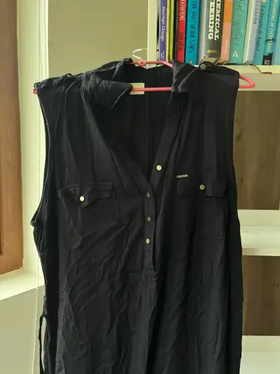 Vestido largo negro sin mangas - miniatura 2