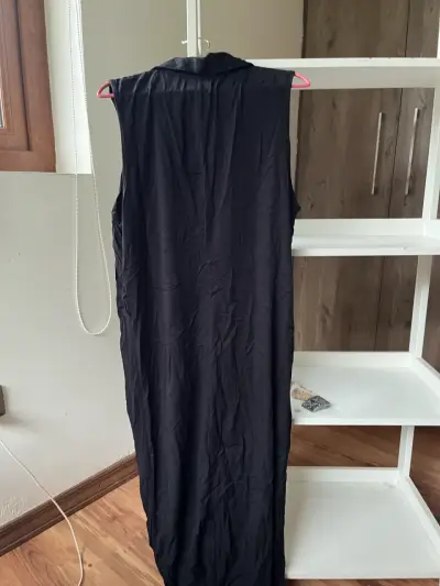 Vestido largo negro sin mangas - miniatura 3