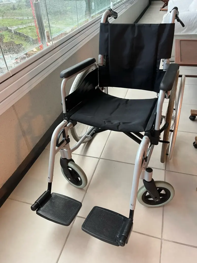 Silla de ruedas plegable