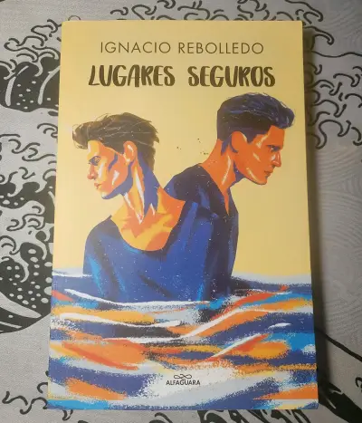 Libro 'Lugares Seguros' Ignacio Rebolledo - miniatura 1