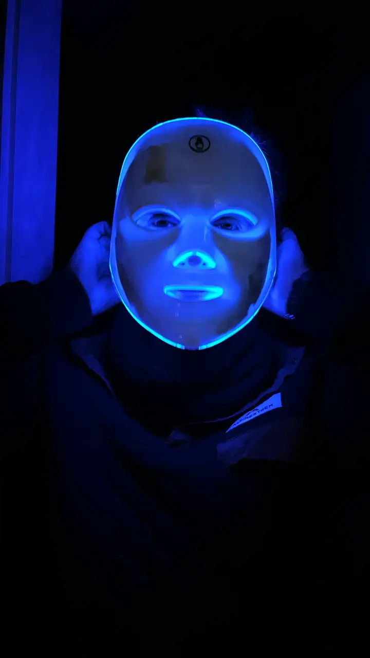 Máscara LED facial con luz UV - 2