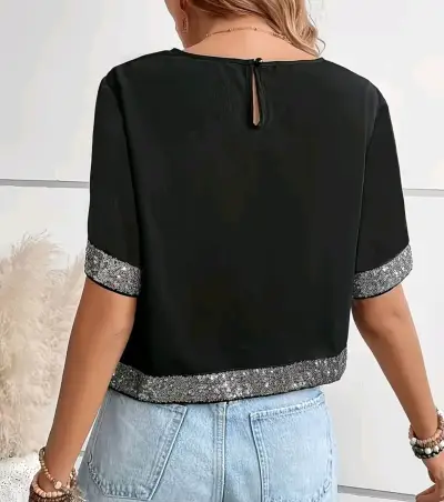 Polera negra con detalles brillantes - miniatura 2
