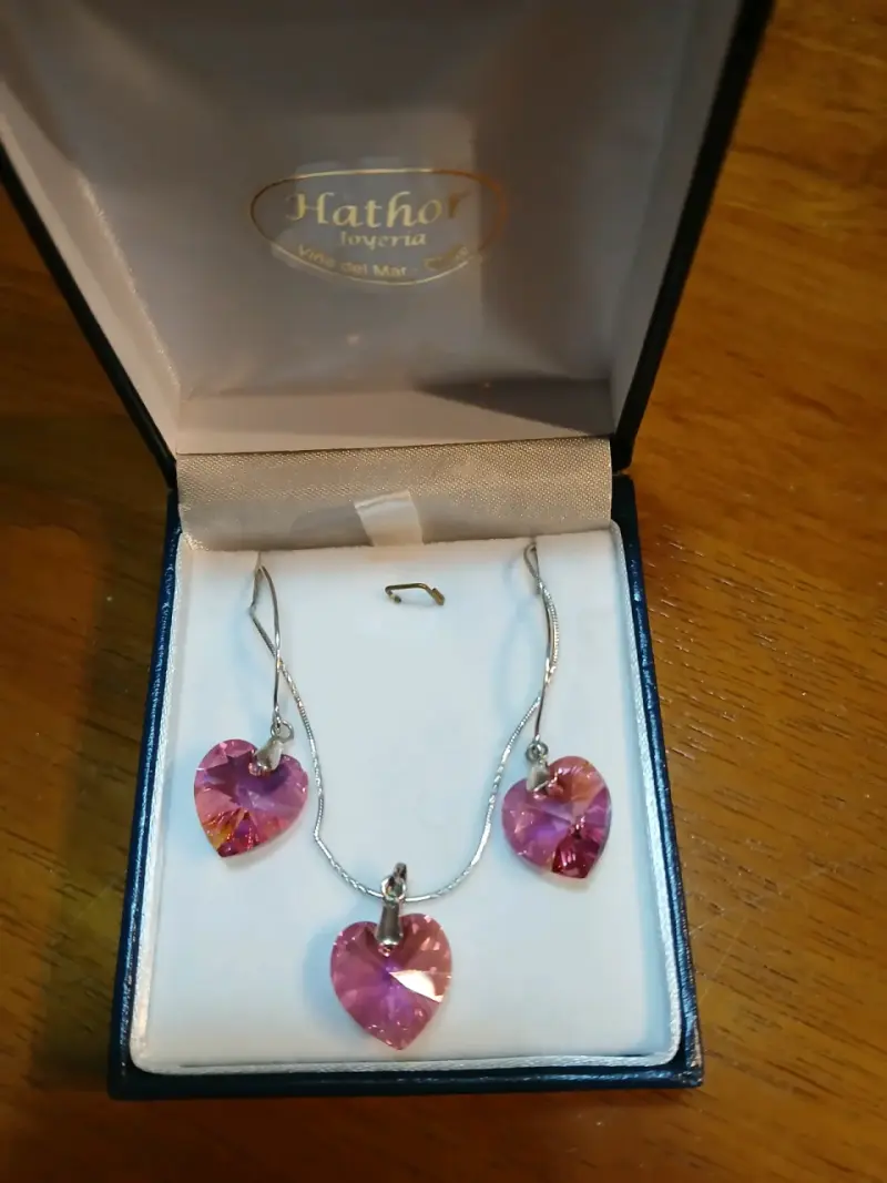 Set de joyería con corazones rosados - 1