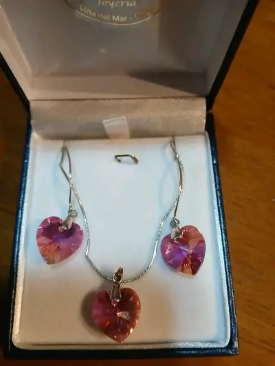 Set de joyería con corazones rosados - miniatura 2