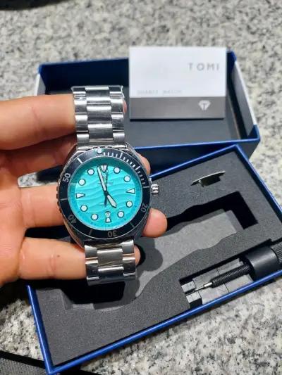 Reloj Tomi azul metálico - miniatura 1