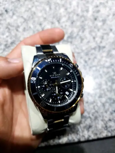Relojes deportivos dorados y negros - miniatura 4