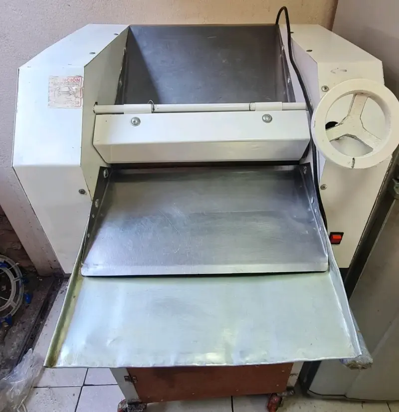 Máquina laminadora (sobadora) de masa industrial - 1