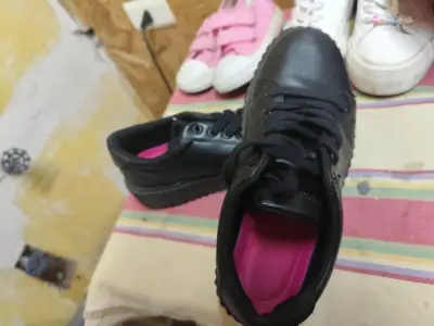 Zapatillas negras casuales - miniatura 1