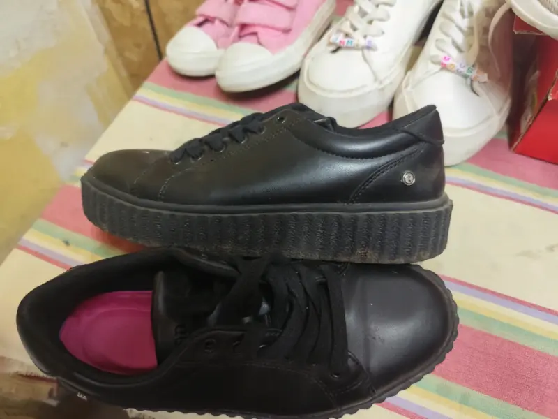Zapatillas negras casuales - 2
