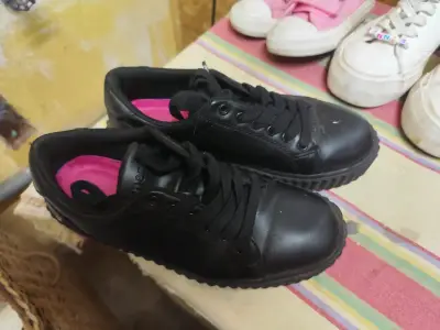Zapatillas negras casuales - miniatura 3