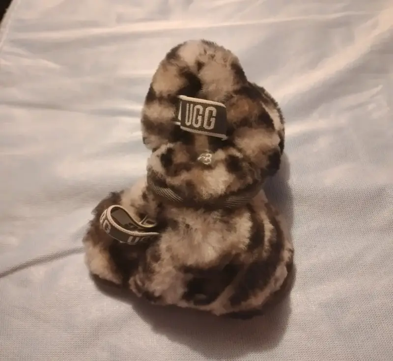 Botas peludas UGG estampado leopardo - 1