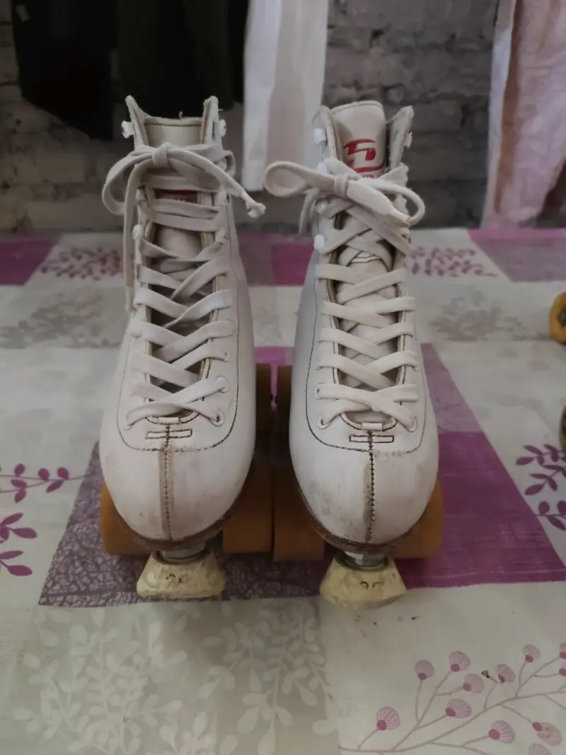 Patines patinaje artístico blancos usados - 1