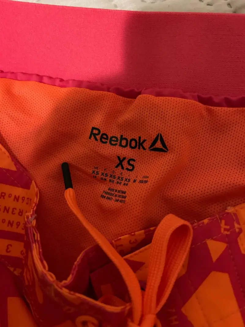 Short deportivo Reebok talla XS - 2