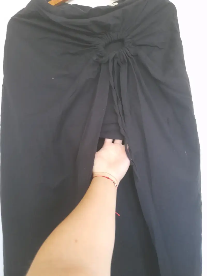 Falda negra con ajuste - 2
