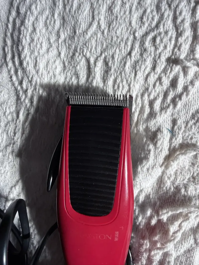 Máquina cortapelo eléctrica roja - 4