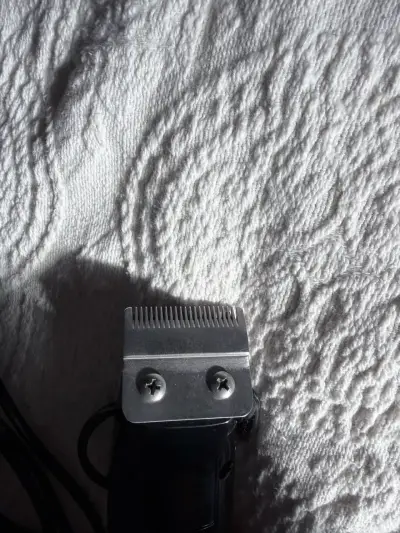 Máquina cortapelo eléctrica roja - miniatura 5
