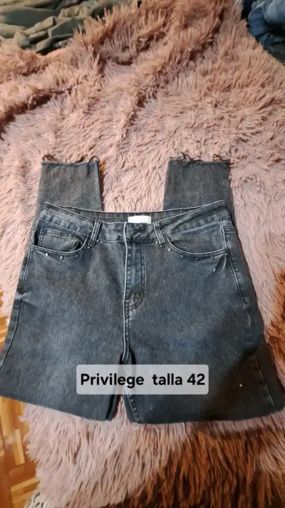 Jeans Privilege talla 42 y otra marcas - miniatura 1