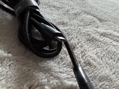 Cable USB-C a Hdmi trenzado negro - miniatura 1