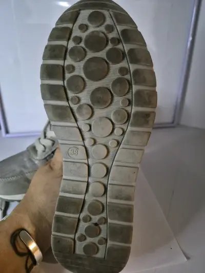 Zapatillas grises casuales - miniatura 2