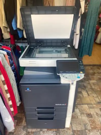 Fotocopiadora Konica Minolta Bizhub - miniatura 1