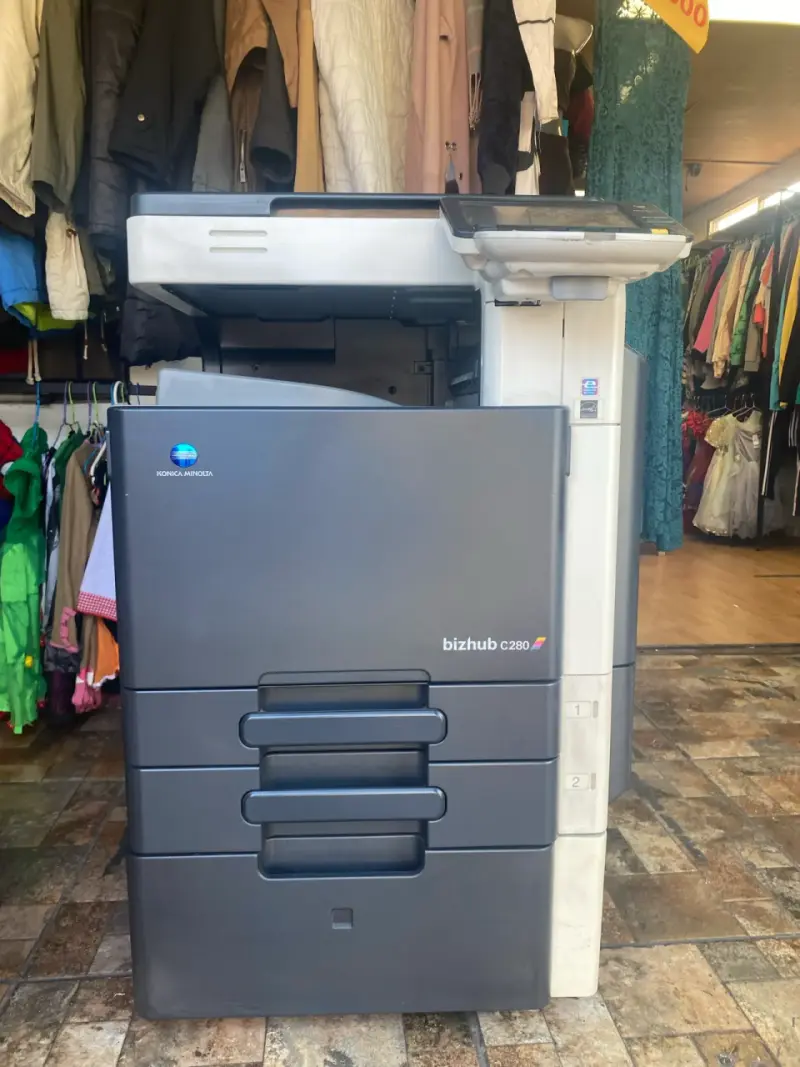 Fotocopiadora Konica Minolta Bizhub - 4