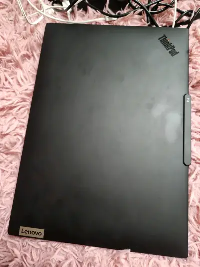 Lenovo ThinkPad T14s Gen 5 - miniatura 2