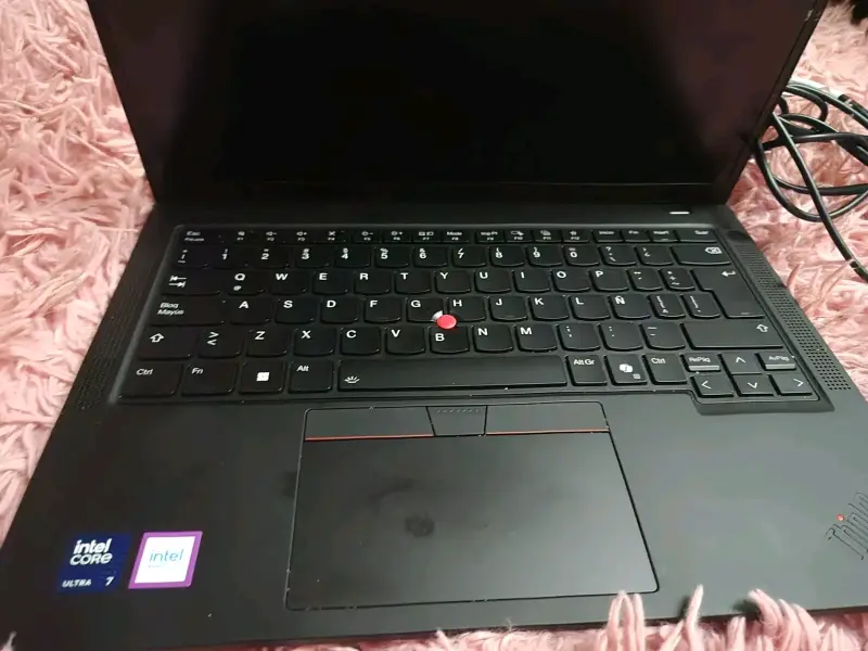 Lenovo ThinkPad T14s Gen 5 - 3