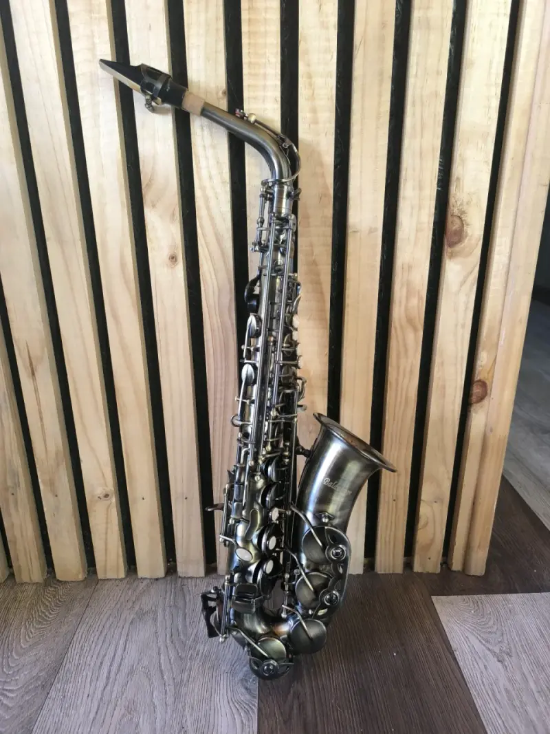 Saxofón alto en buen estado - 1