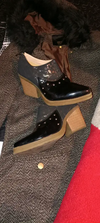Botines negros con tacón de madera - miniatura 1
