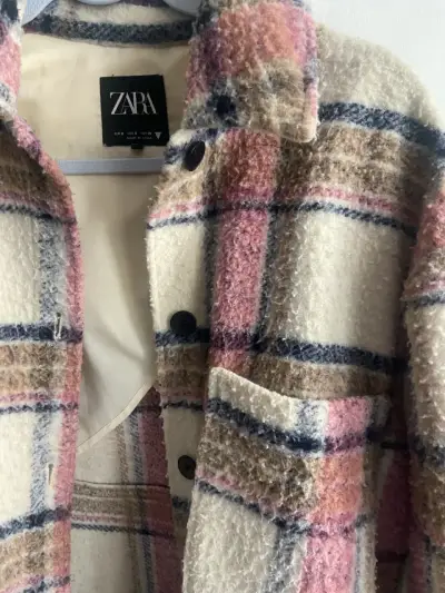 Chaqueta cuadrillé Zara con botones - miniatura 2
