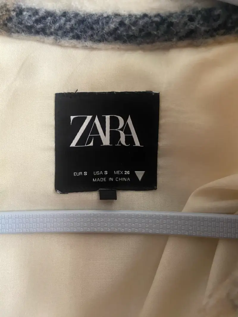 Chaqueta cuadrillé Zara con botones - 3
