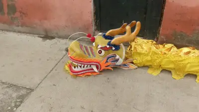 Dragón dorado - miniatura 1