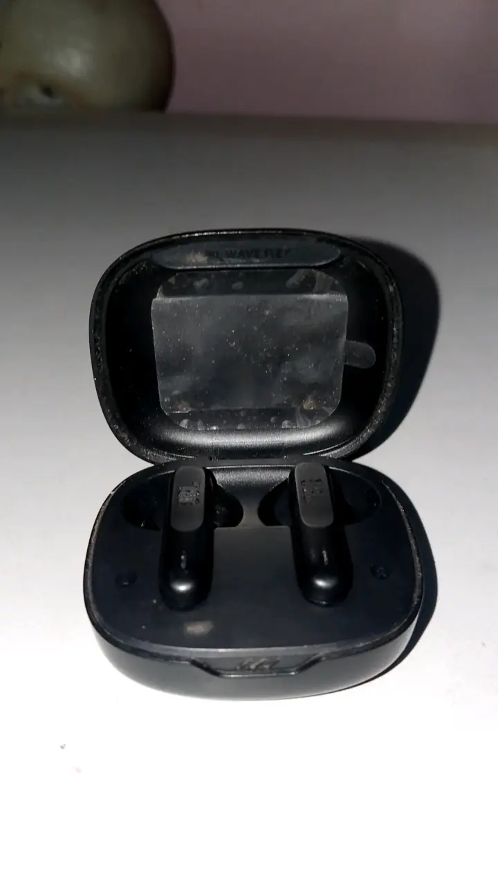 Auriculares inalámbricos JBL negros - 1