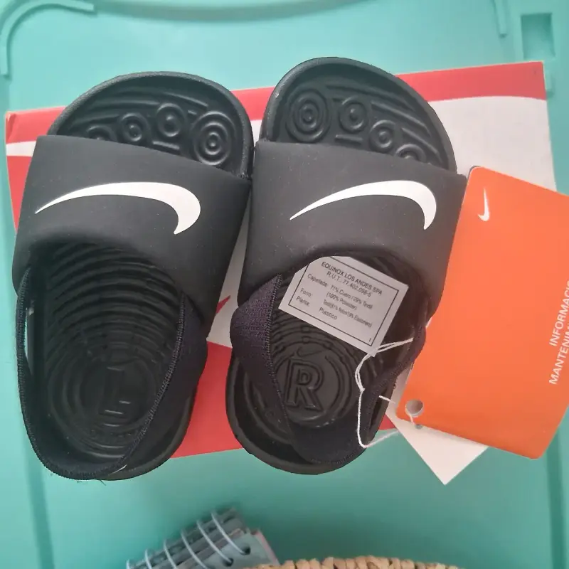 Sandalias negras Nike infantiles - 1