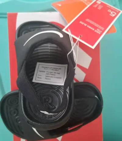 Sandalias negras Nike infantiles - miniatura 2