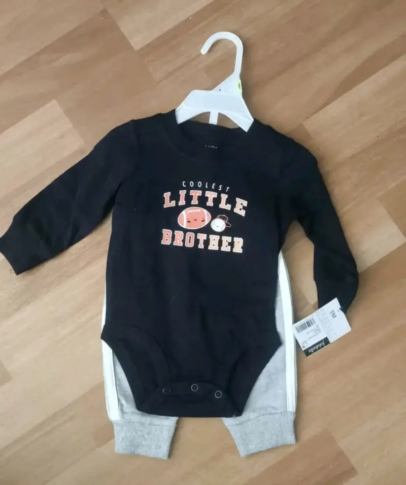 Conjunto bebé 'Little Brother' negro 3 meses nuevo