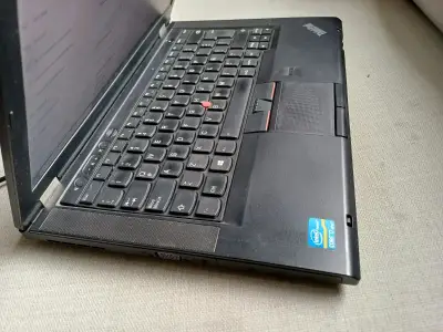 Notebook Lenovo ThinkPad usada - miniatura 1