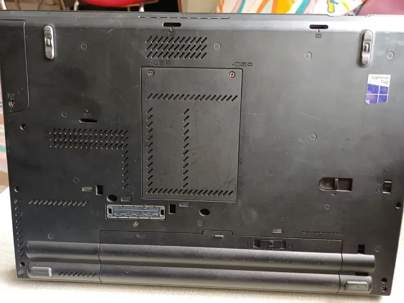 Notebook Lenovo ThinkPad usada - 4