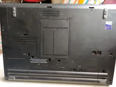 Notebook Lenovo ThinkPad usada - miniatura 4