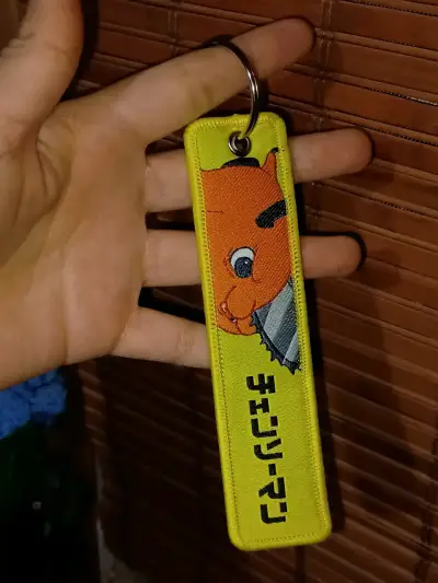 Llavero bordado de Pochita - miniatura 1