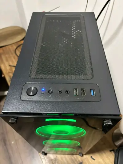 PC Gamer con iluminación RGB - miniatura 4