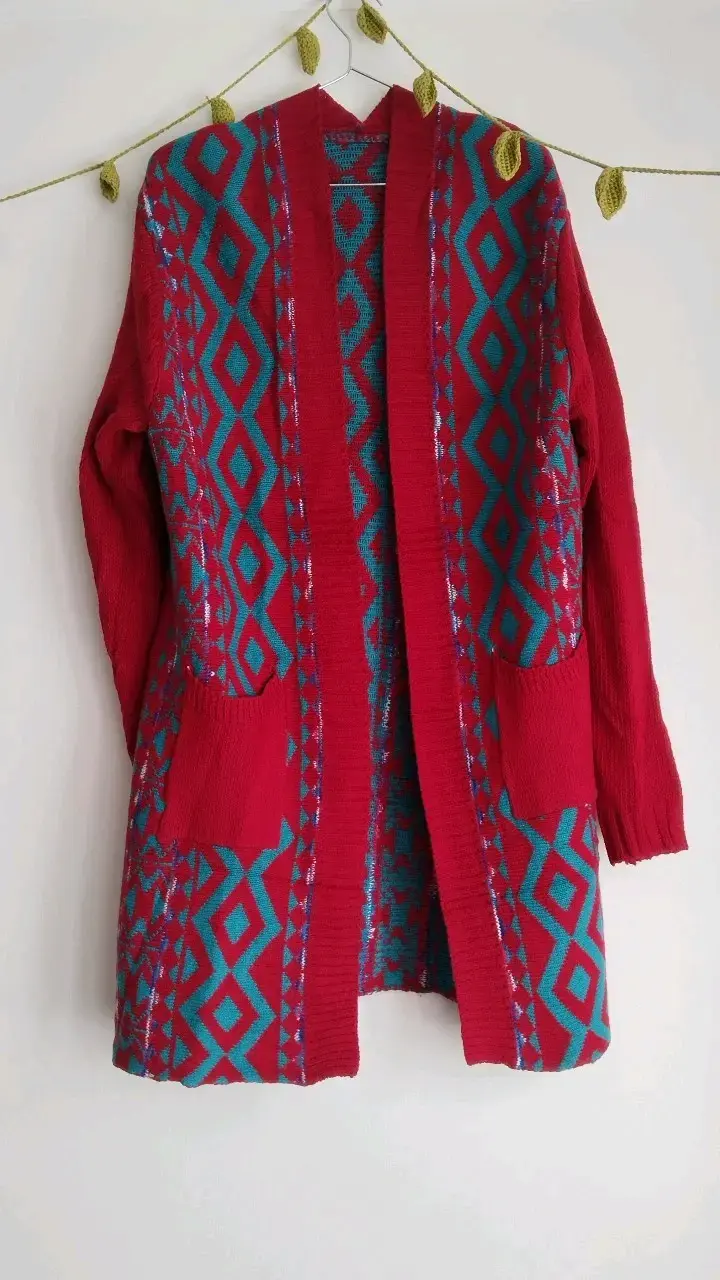 Cardigan negro y rojo étnico - 2