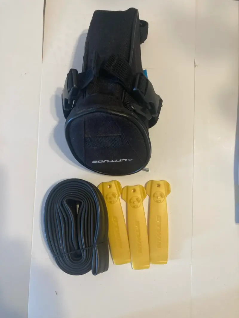 Bolso para bicicleta Altitude con cámara y llaves - 3