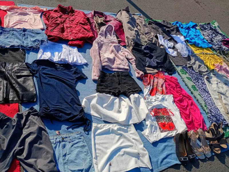 Conjunto de ropa variada - 2
